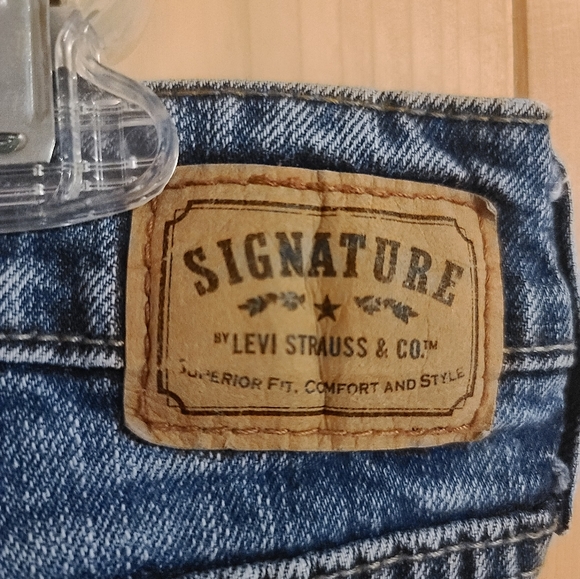 Signature by Levi Strauss Midrise Bootcut Jeans - Picture 14 of 14